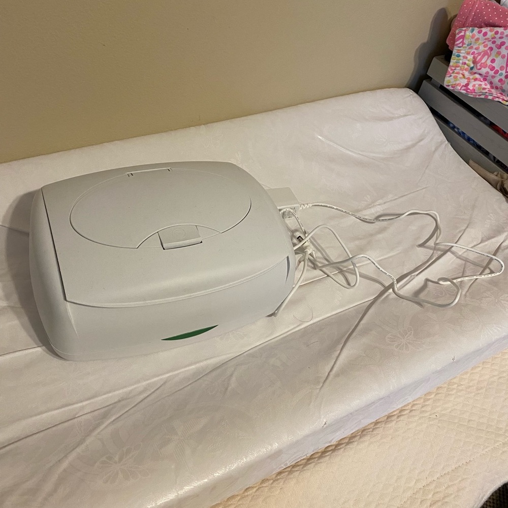 White Wipe warmer